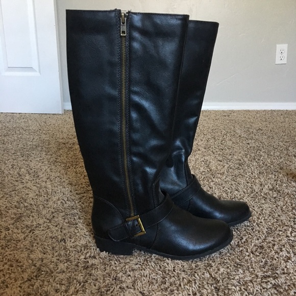 Naturalizer Shoes - 🌴NWOT - Naturalizer Faux Leather Boots 🌴